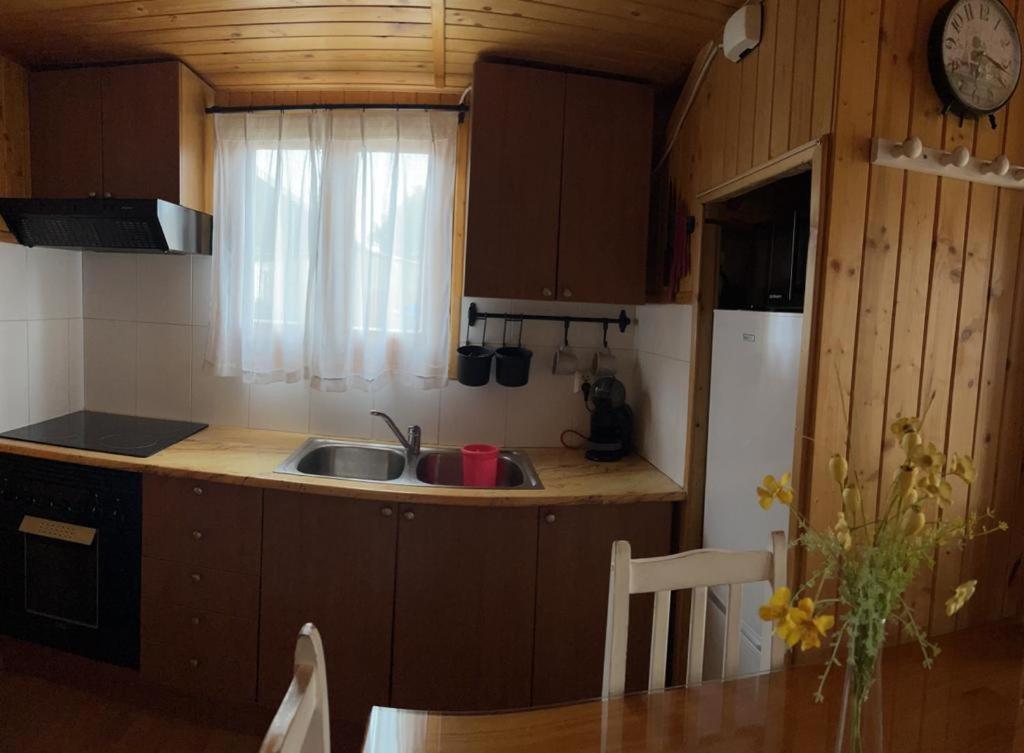 Cabana De Madera Especial Y Acogedora Cardenete Екстер'єр фото