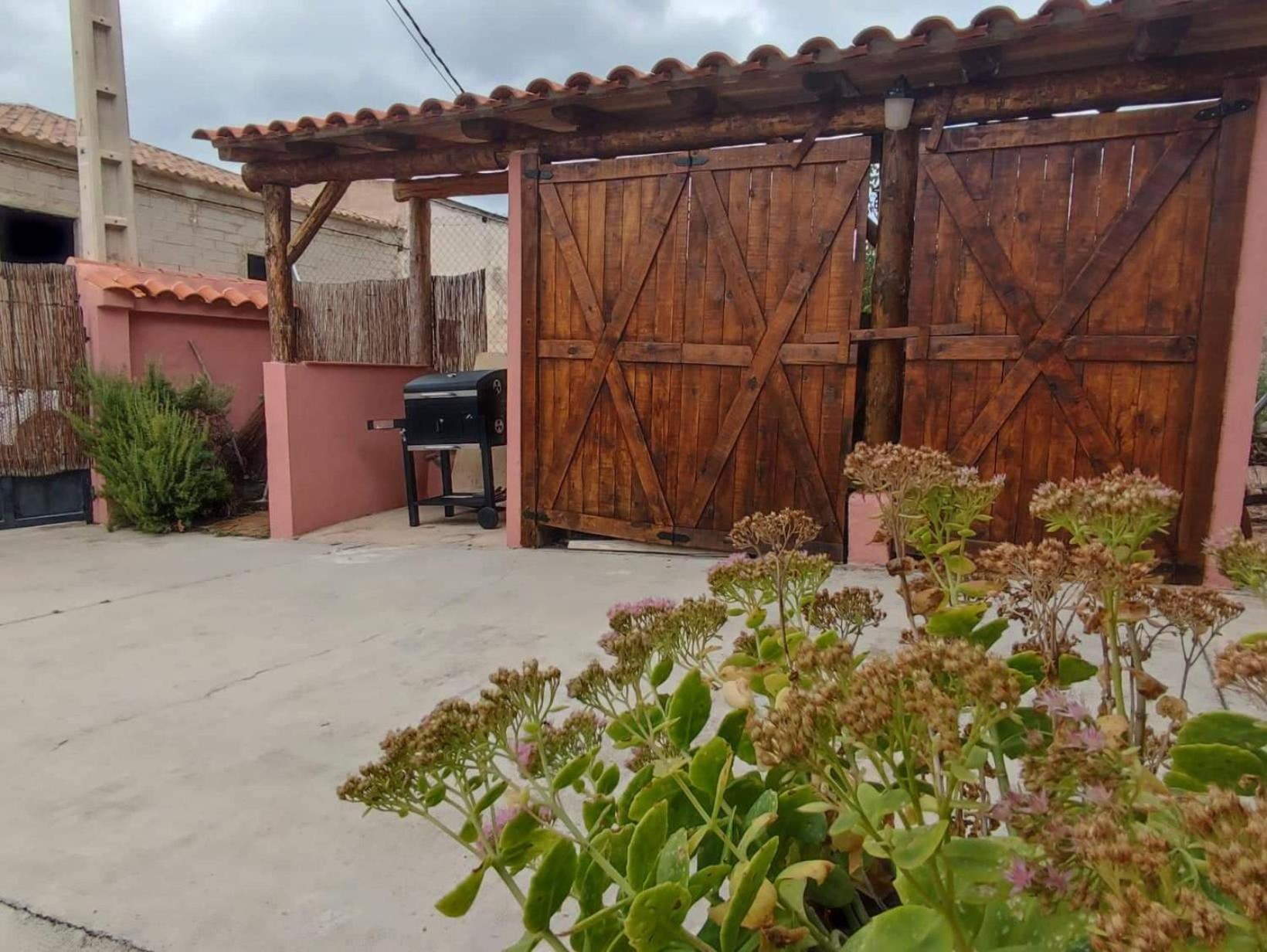 Cabana De Madera Especial Y Acogedora Cardenete Номер фото