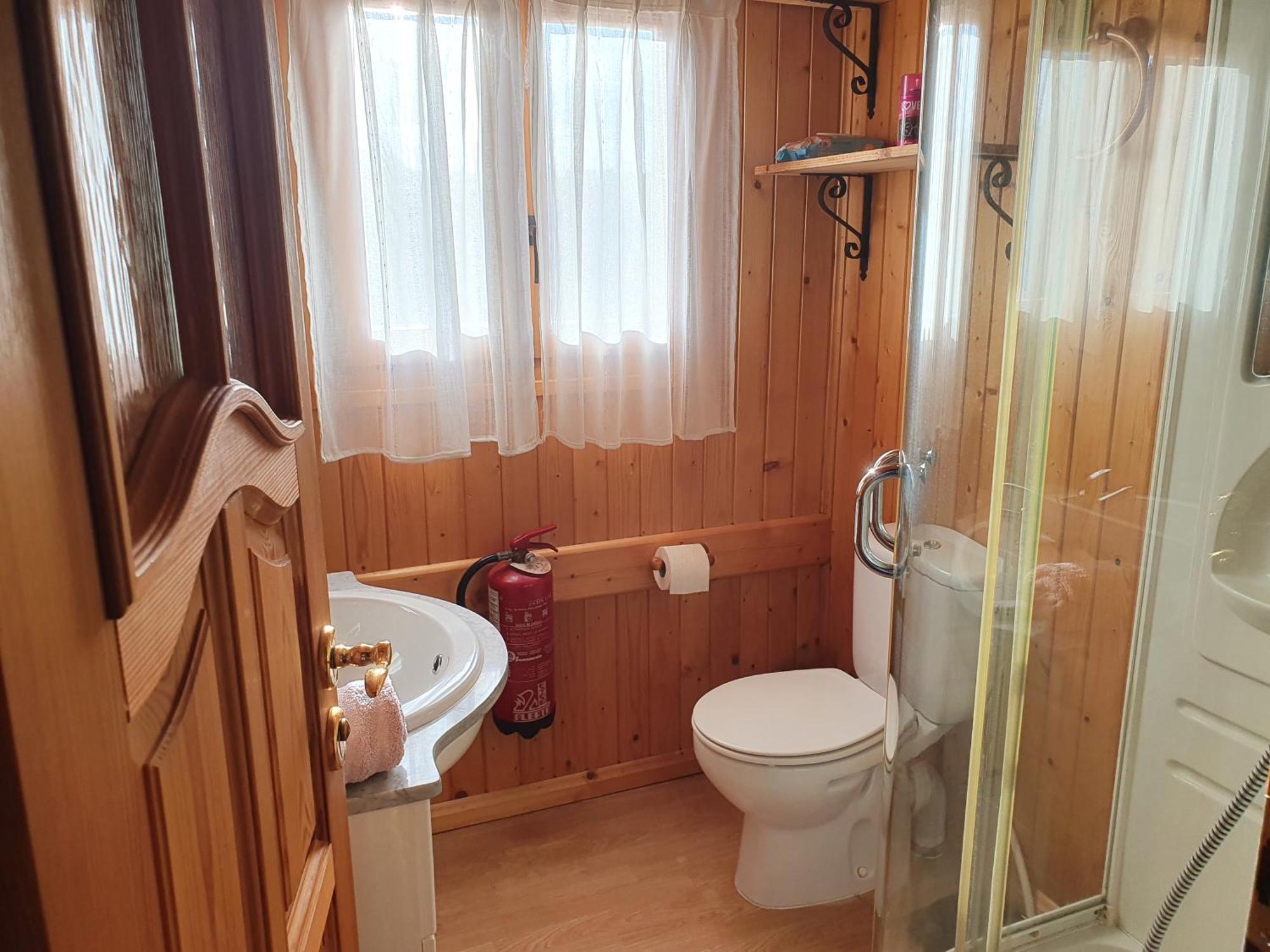 Cabana De Madera Especial Y Acogedora Cardenete Екстер'єр фото